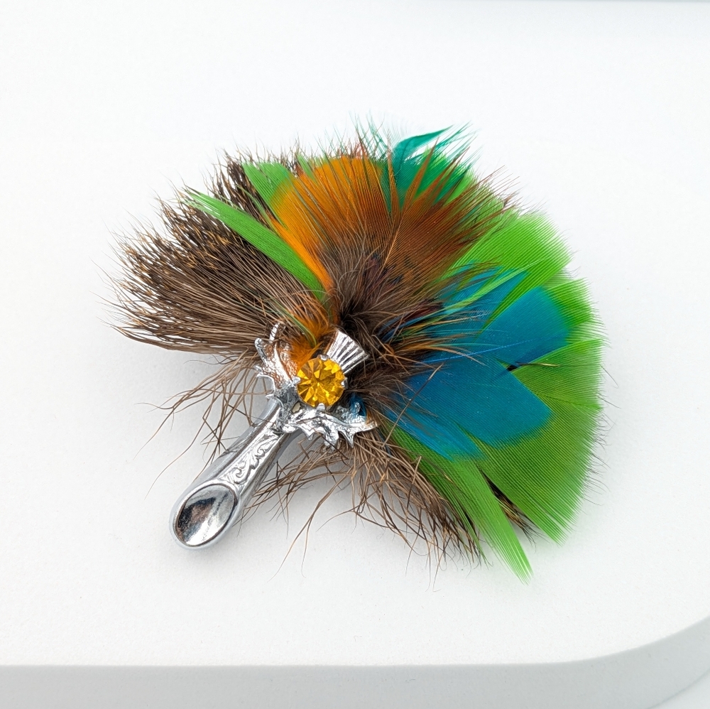 Vintage Scottish 1950s signed Mizpah feather plume thistle brooch pin